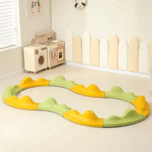 Curved stackable peak balance beam 3