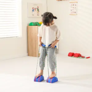 Semicircle stilt with handle 3