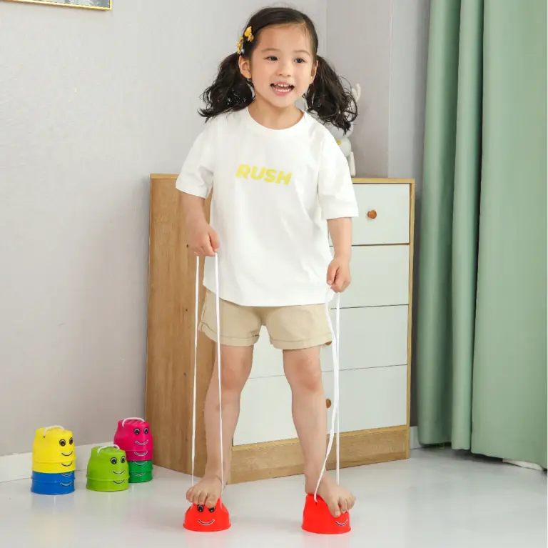 Smiling face stilts 1